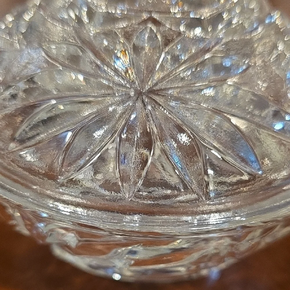 (J44)  Crystal Clear Decorative Small Candy Dish - Picture 2 of 6